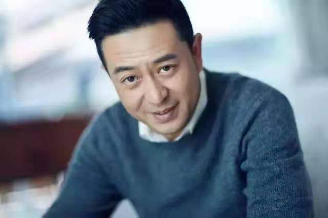 这八位内地中年男星清爽不油腻,年轻时颜值不输鲜肉