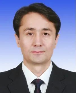 新疆维吾尔自治区党委常委,秘书长 哈丹·卡宾(哈萨克