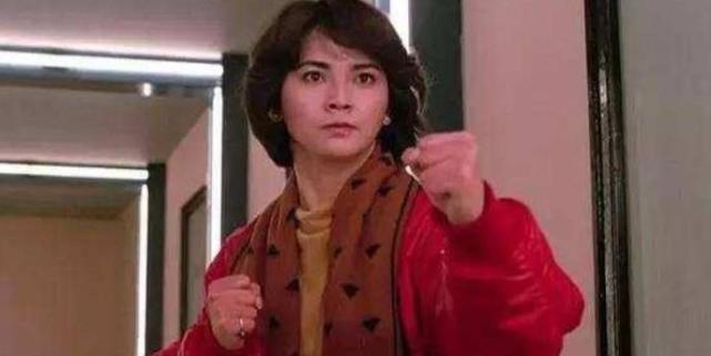 香港一代女打星胡慧中,当年为何不再拍戏了?现在老得