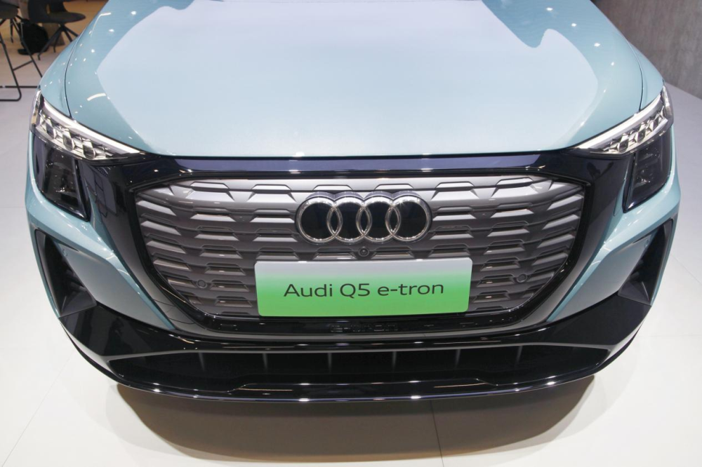 上汽奥迪q5 e-tron 内饰延续了奥迪燃油版车型的全新家族元素,数字