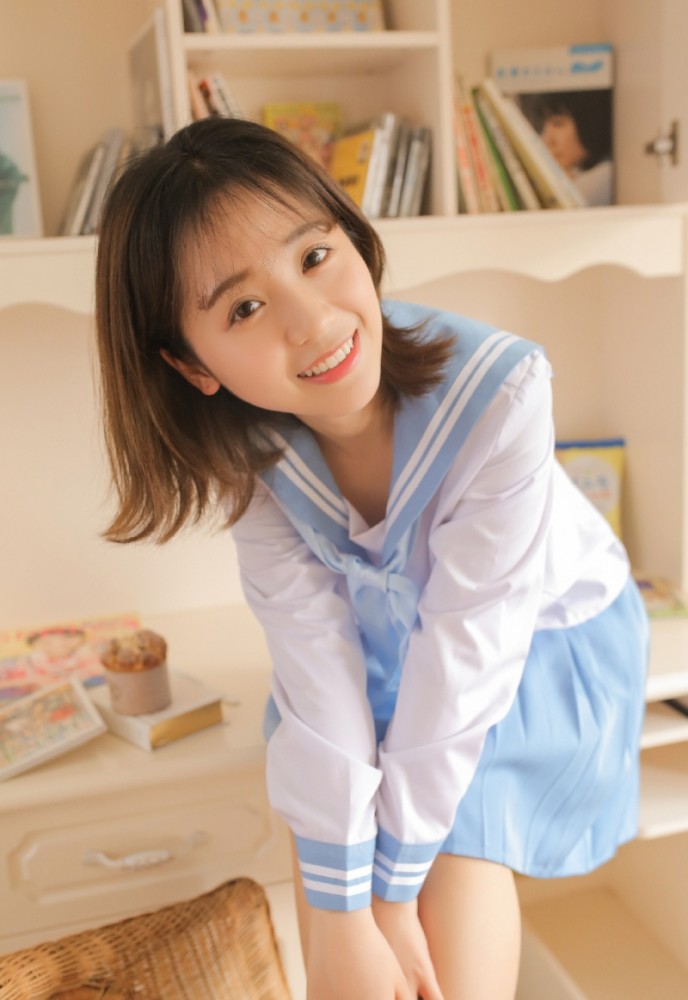 人像摄影短发妹子水手服青春活力写真