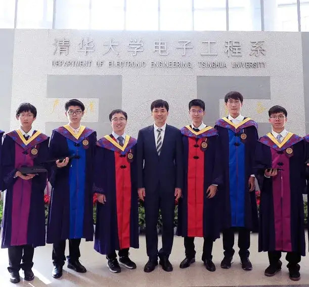 其也是清华大学电子工程系自创办以来第一位"