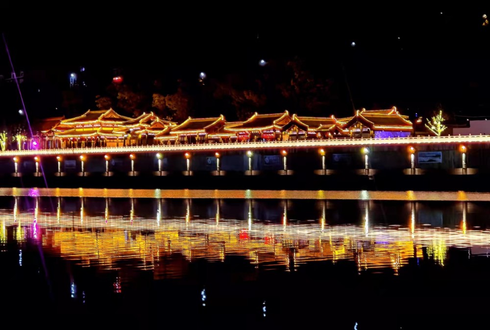 四川广元栖凤湖夜景一起来看看你觉得美吗