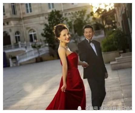喊孙红雷三哥的"妹妹",搭档孙俪娘娘走红,嫁入豪门当