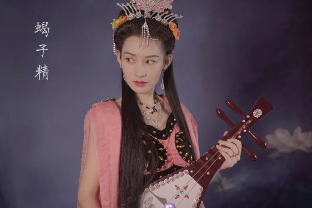 霸屏90后女生还原西游记中多位女妖造型致敬经典