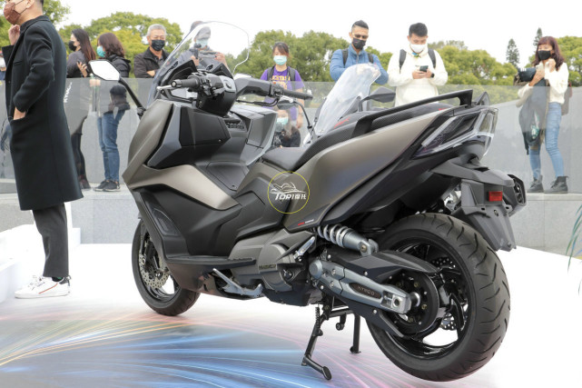 米兰车展丨光阳ak550发布更新 加入牵引力控制 弯道abs