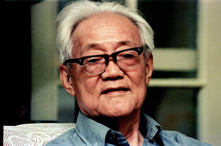 上海摄影家镜头下的巴金:向往生活,心系读者,追求真谛_腾讯新闻