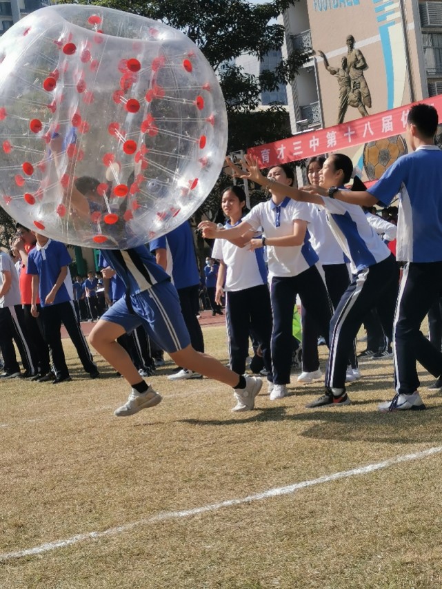 育才三中体育节举行,王仕鹏,易建联等知名运动员送上祝福