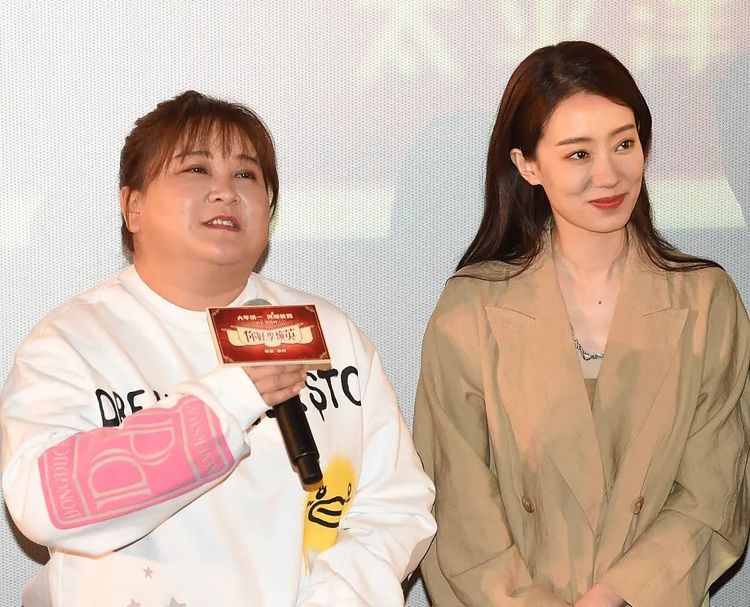 盘点女星友谊:蔡少芬晒和孙俪的合影,贾玲晒张小斐的滑雪翻车照