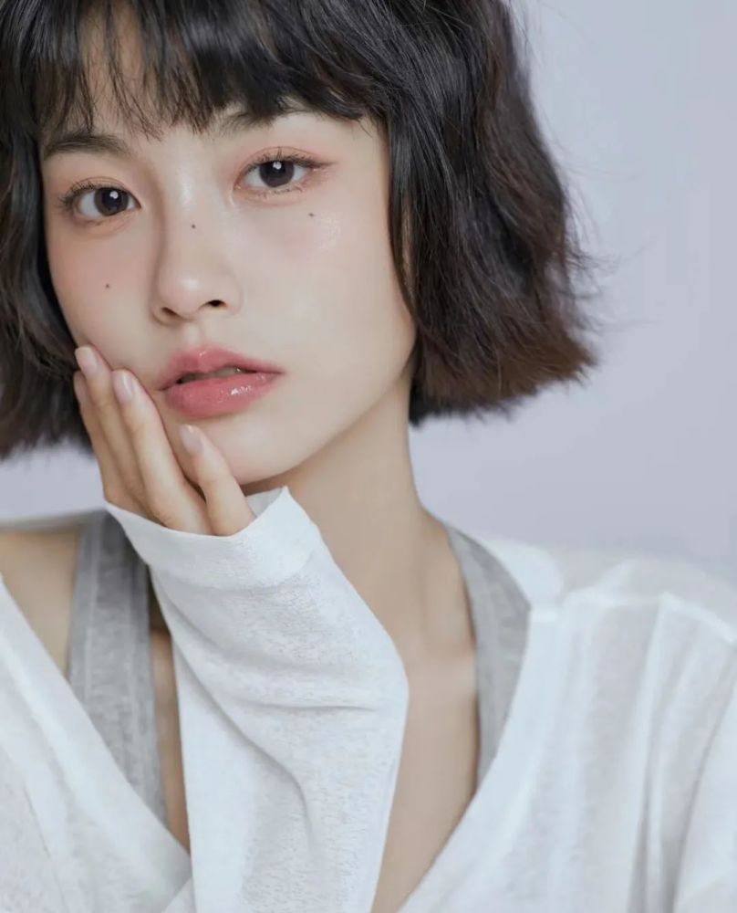 为什么你跟着美妆博主学化妆,还是化的那么丑?
