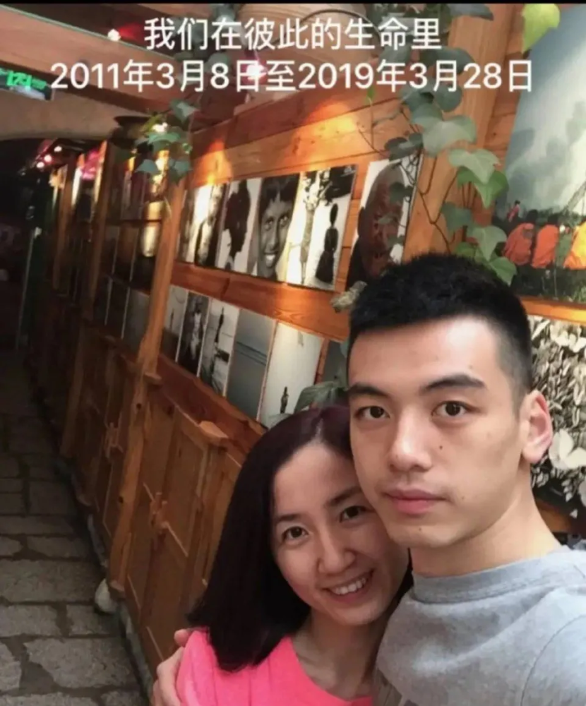 因综艺翻红的刘迦现实中比女友小13岁还有一个即将成年的女儿