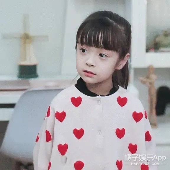 还记得《放开我北鼻》哈琳吗?她和易烊千玺拍戏了.
