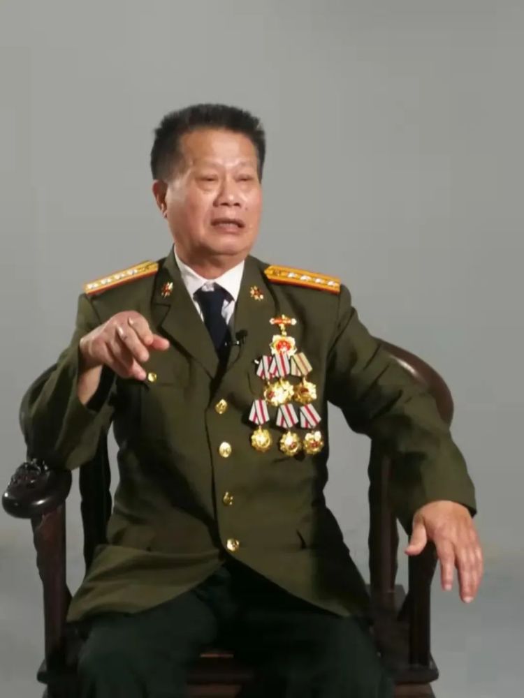 梁天惠的"荣誉"法卡山保卫战后,梁天惠被广州军区授予战斗英雄称号.