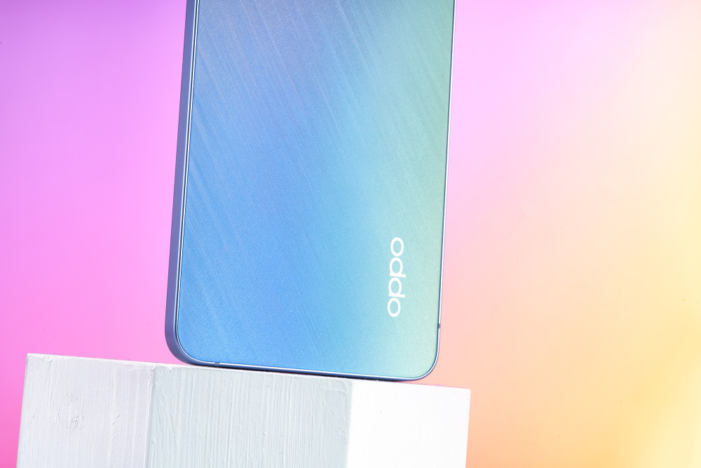 opporeno7图赏星语星愿配色的自拍旗舰