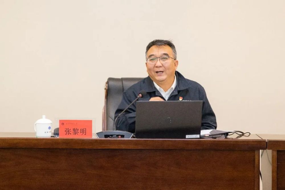 外国语学院学工办主任,团委书记侯兆君表示,聆听了张黎明老师的报告后