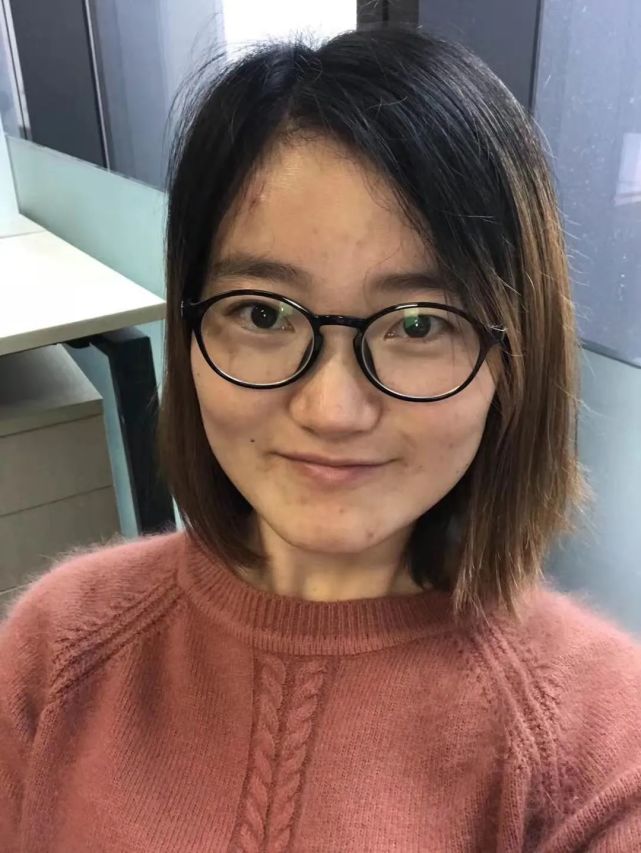 眼镜我的眼睛像死鱼眼睛,没神,无光现在视力恢复正常,眼睛变得有水灵