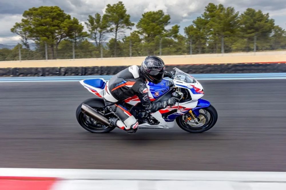 本田cbr1000rrr顶级跑车还可以怎么升级