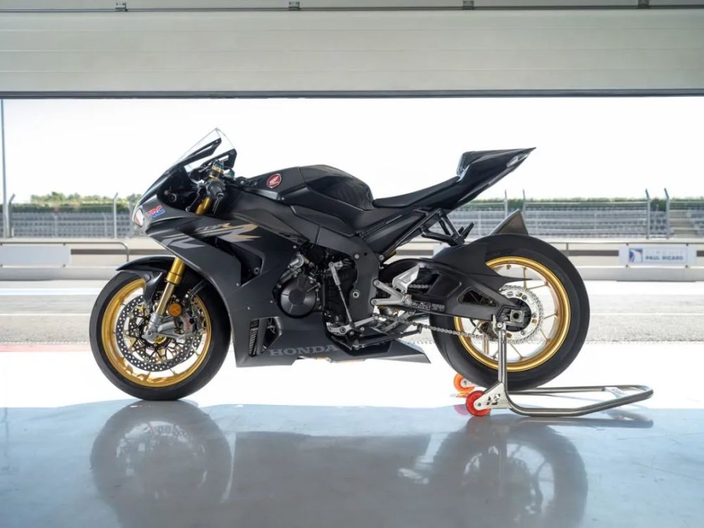 本田cbr1000rrr顶级跑车还可以怎么升级
