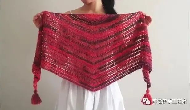 这个冬日不用再花高价买围巾披肩几十种钩法让你的生活变得精彩又迷人