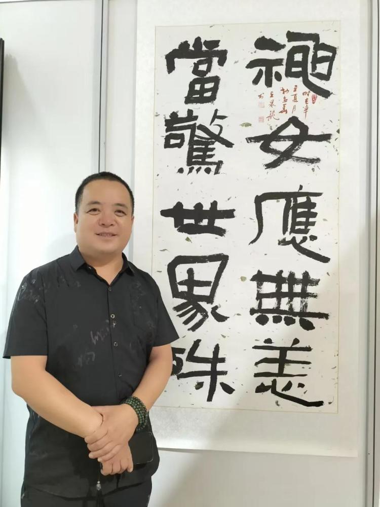 人物|王景龙:中国隶书长卷第一人