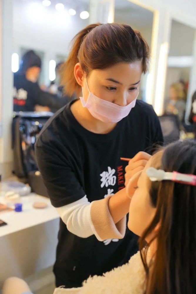 听听职业化妆师的自述