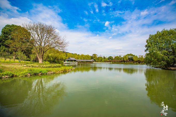 南京浦口珍珠泉被誉为江北第一游观之所很多人来看泉赏景