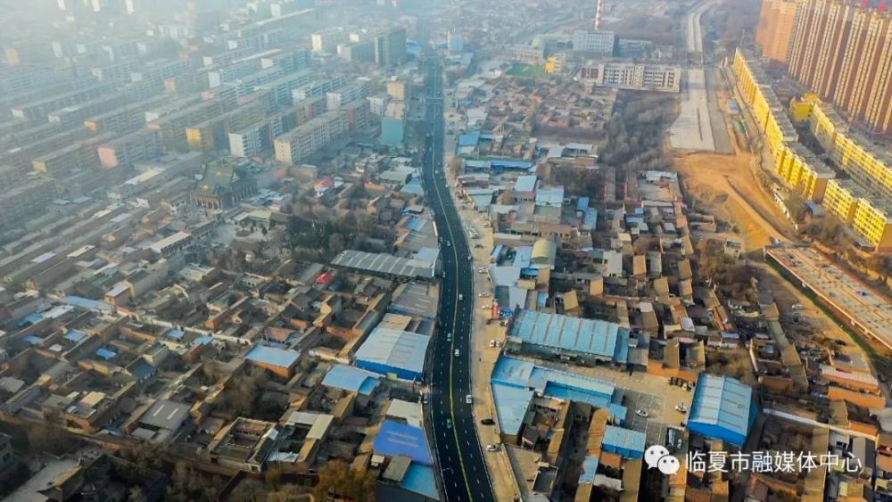 临夏市民主西路瓦窑广场至西关路路面提升改造项目正式竣工通车