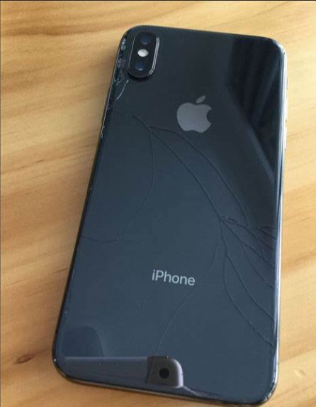 iphone12后玻璃碎了,自己换和第三方怎么选?