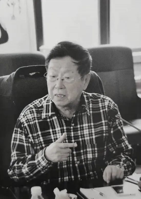 原辽宁大学校长冯玉忠去世,终年88岁,明早沈阳回龙岗