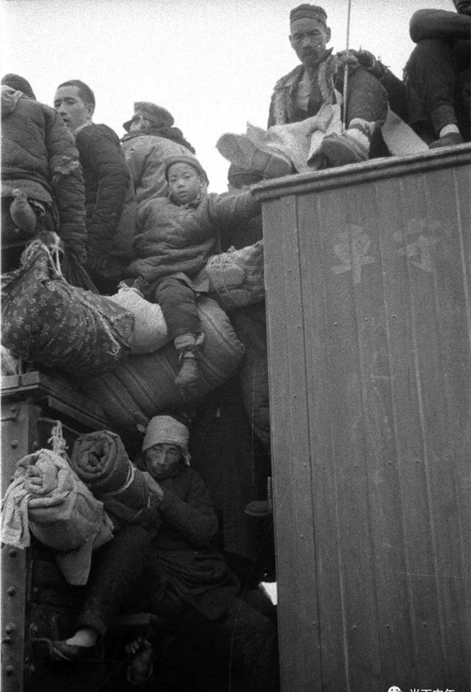 老照片1942年的河南大饥荒比电影更让人感到震撼