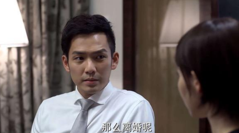 何以笙箫默:应晖何以琛同为校草,又是总裁,为何赵默笙不喜欢?