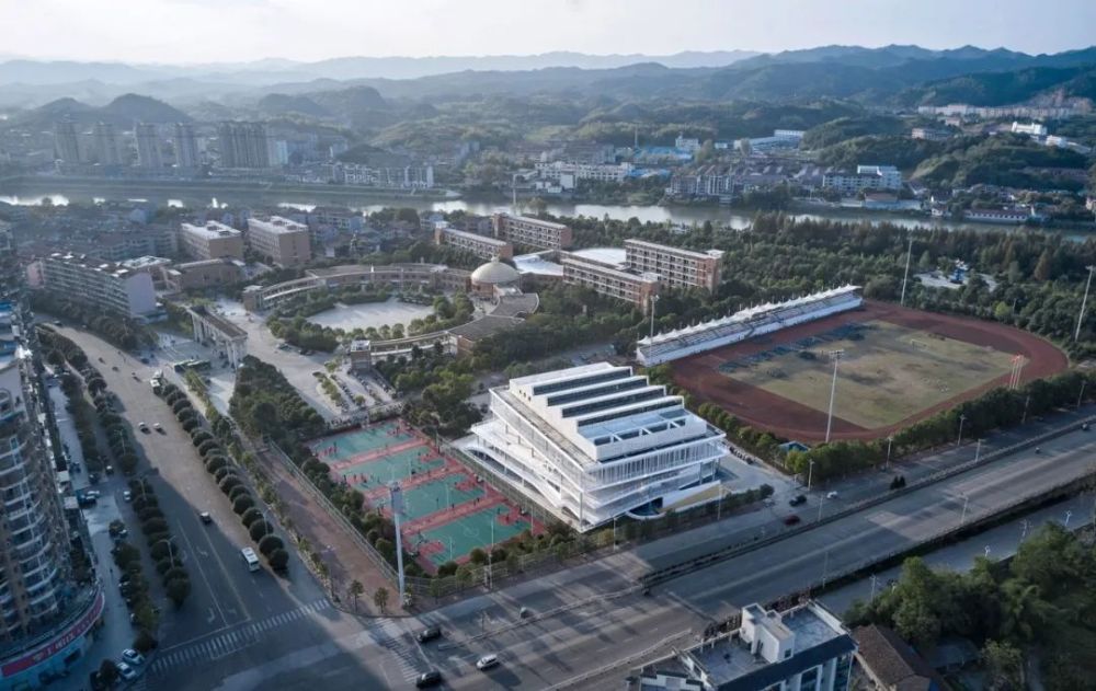 校园公共建筑设计:江西抚州宜黄一中综合楼/案例