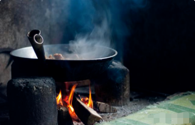 农村烧火做饭会污染环境,专家的调查太离谱?背后有多少辛酸