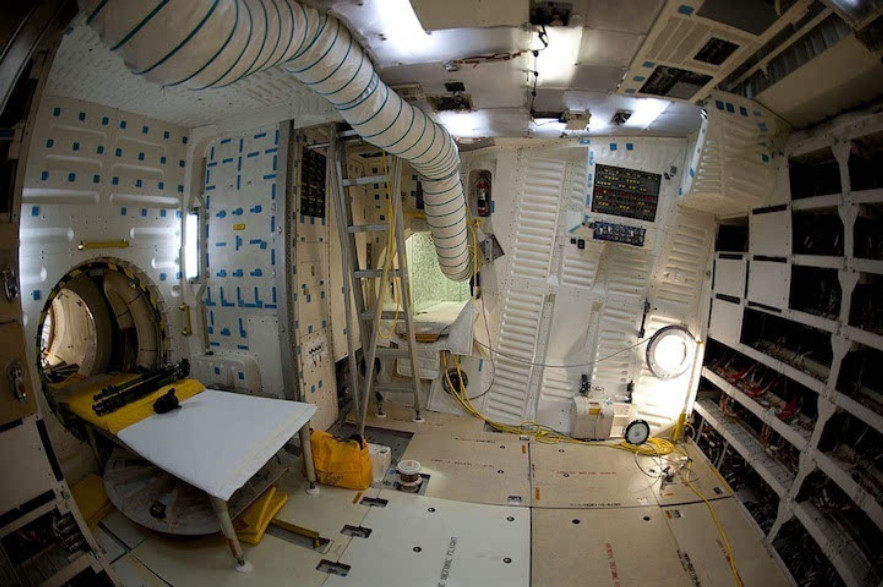 因此这对于太空舱内部的安全管理是一个极大的潜在隐患.