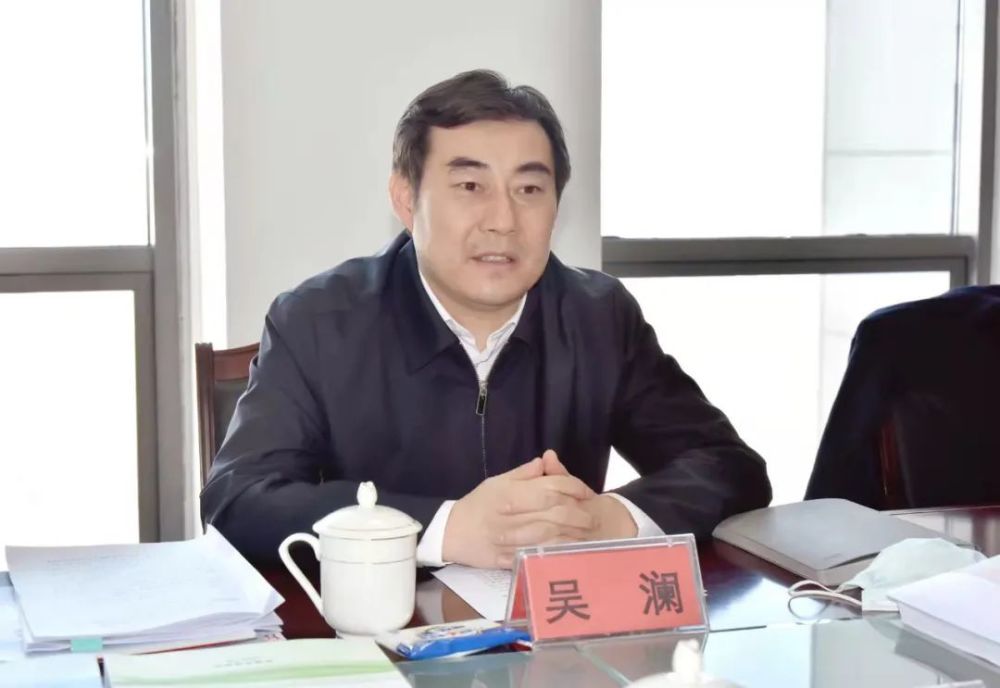 吴澜到市商务局开展工作调研