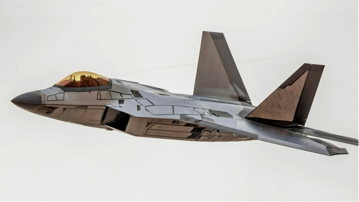 是外星技术?美军神秘f-22战机曝光,美专家:或为应对中国激光武器