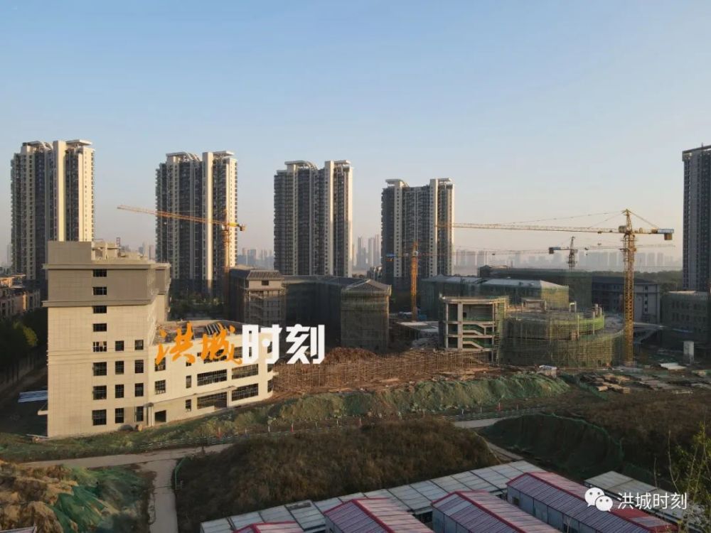 项目最新进度2020年下半年,豫章中学红角洲校区正式动工,经过一年多的