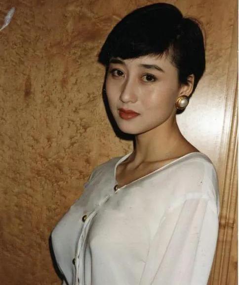 利智年轻时有多美?李连杰为她抛家弃子,何鸿燊想娶她做五姨太