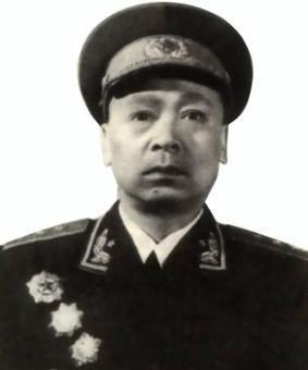 在57位开国上将中,有出色的军事指挥员,如刘震,黄永胜,杨成武,杨勇