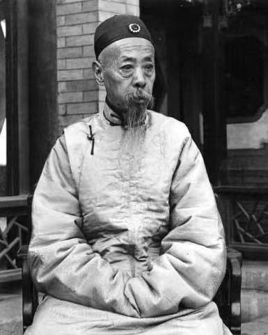 溥仪的父亲摄政王载沣,大权在握,为何在清朝灭亡之后神隐了?