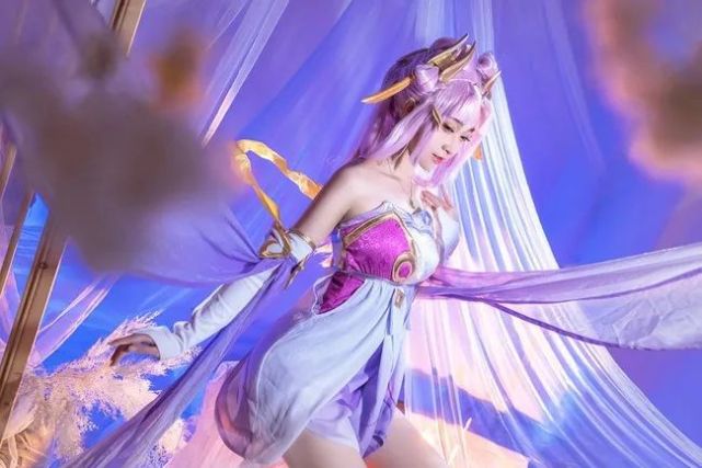 cos;王者荣耀 嫦娥 "银色的神,她心中并不冷"