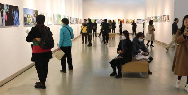 庆祝中国共产党成立100周年暨陕西省第19届摄影艺术展开幕_腾讯新闻