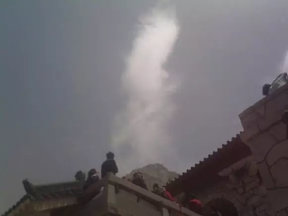 文殊菩萨三次示现一初中生从14岁开始念大悲咒9年,神奇经历感应一则