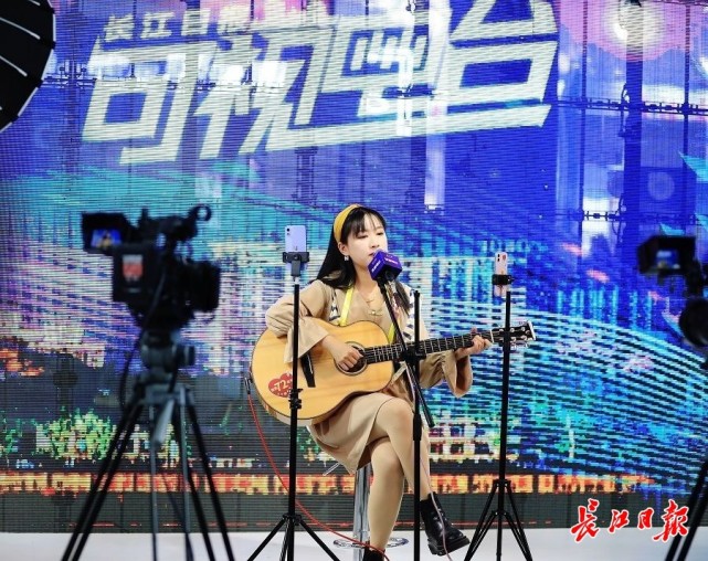 赵钱钱"95后"音乐博主"甲鱼"以及武汉音乐学院通俗演唱专业田涵瑞