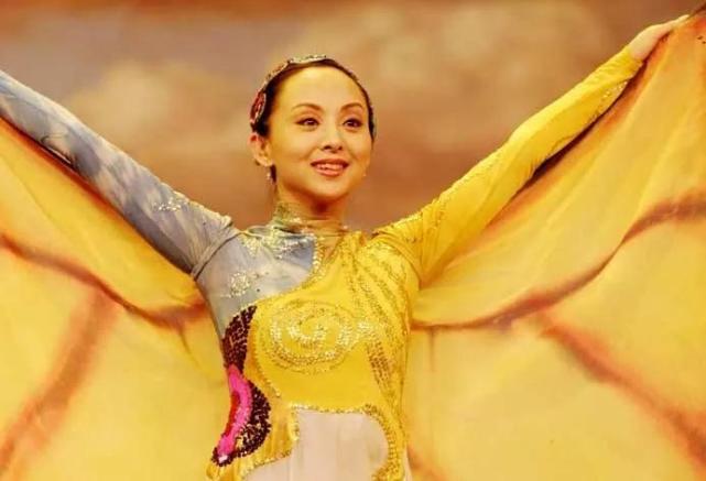 结婚后的邰丽华,日子过得低调幸福,不仅生下来一个健康的儿子,她的