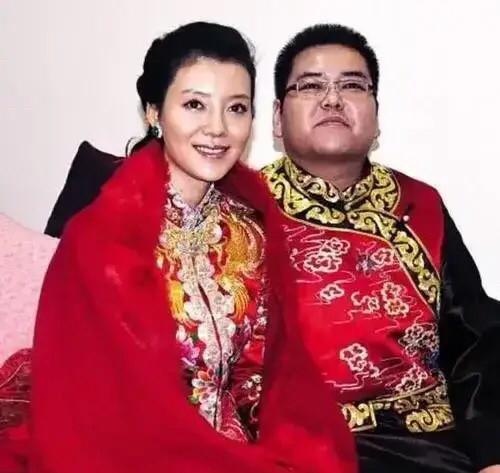 李兆会之所以会那么豪迈买下所有的单,只是想吸引女演员车晓的注意.