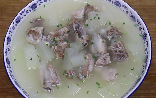 排骨汤最好吃的8种做法,清淡不油腻,汤鲜味美无腥味,肉香十足,老人
