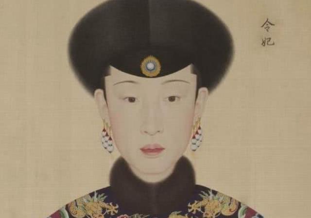 令妃刚生完孩子,乾隆就宠幸她,153年后出土尸骨揭开她真实死因