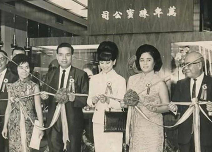 郑裕彤:担心儿子败光家产,花千亿盖楼,房租足够几代人
