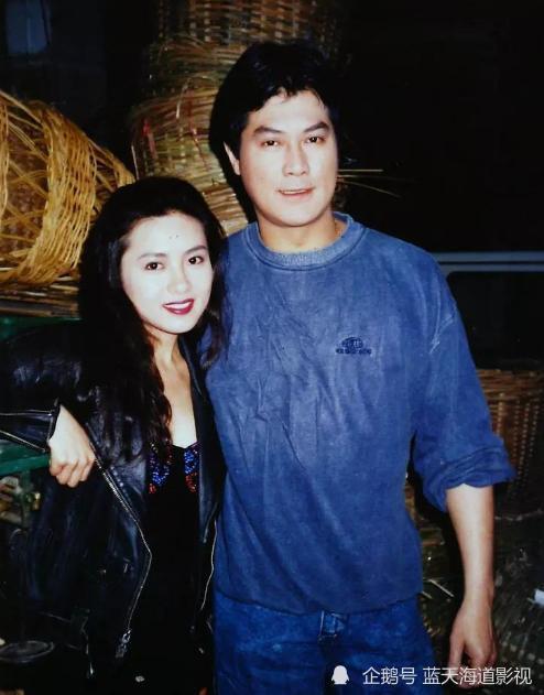 邓光荣跟罗文的关系也非常好,关键他是一个火爆脾气,看到刘銮雄这样说